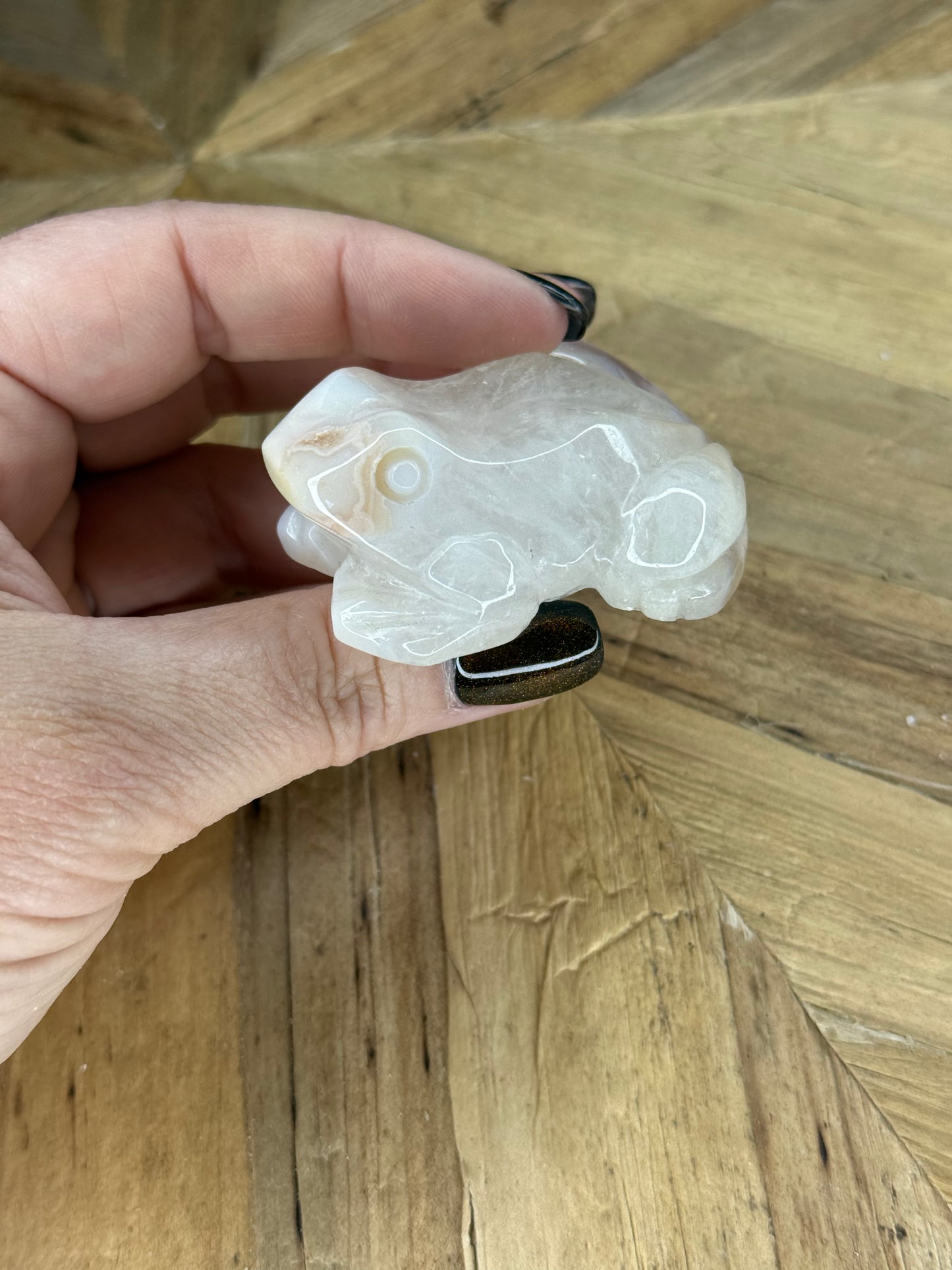 Flower Agate Frog Carvings